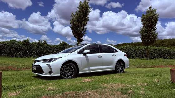 TOYOTA COROLLA 2.0 VVT-IE FLEX ALTIS DIRECT SHIFT